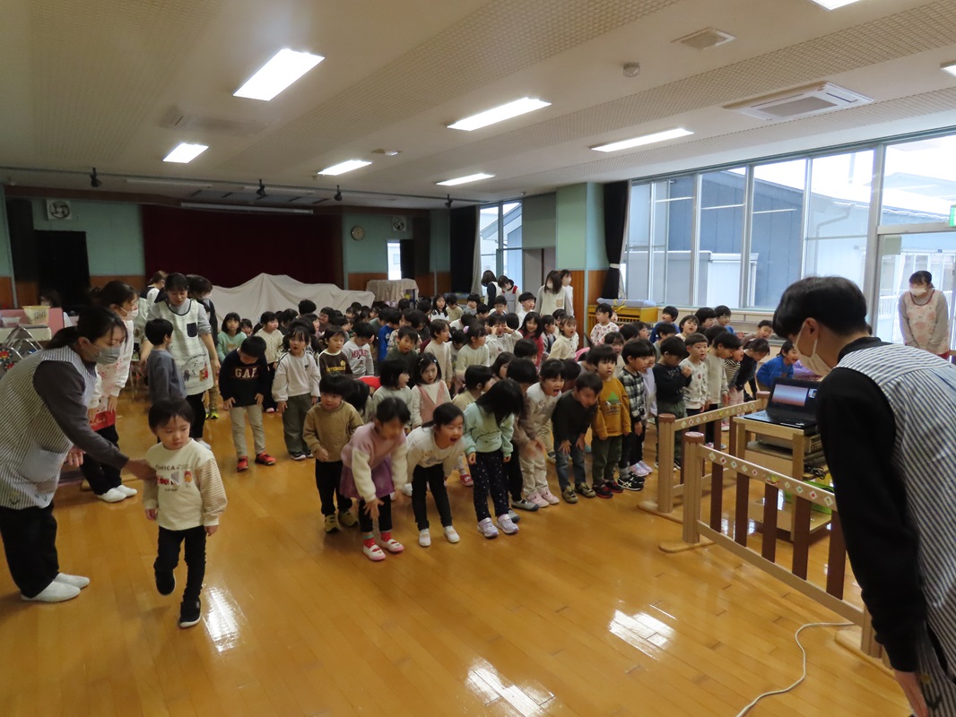 元気よく朝の歌を歌いましょう！