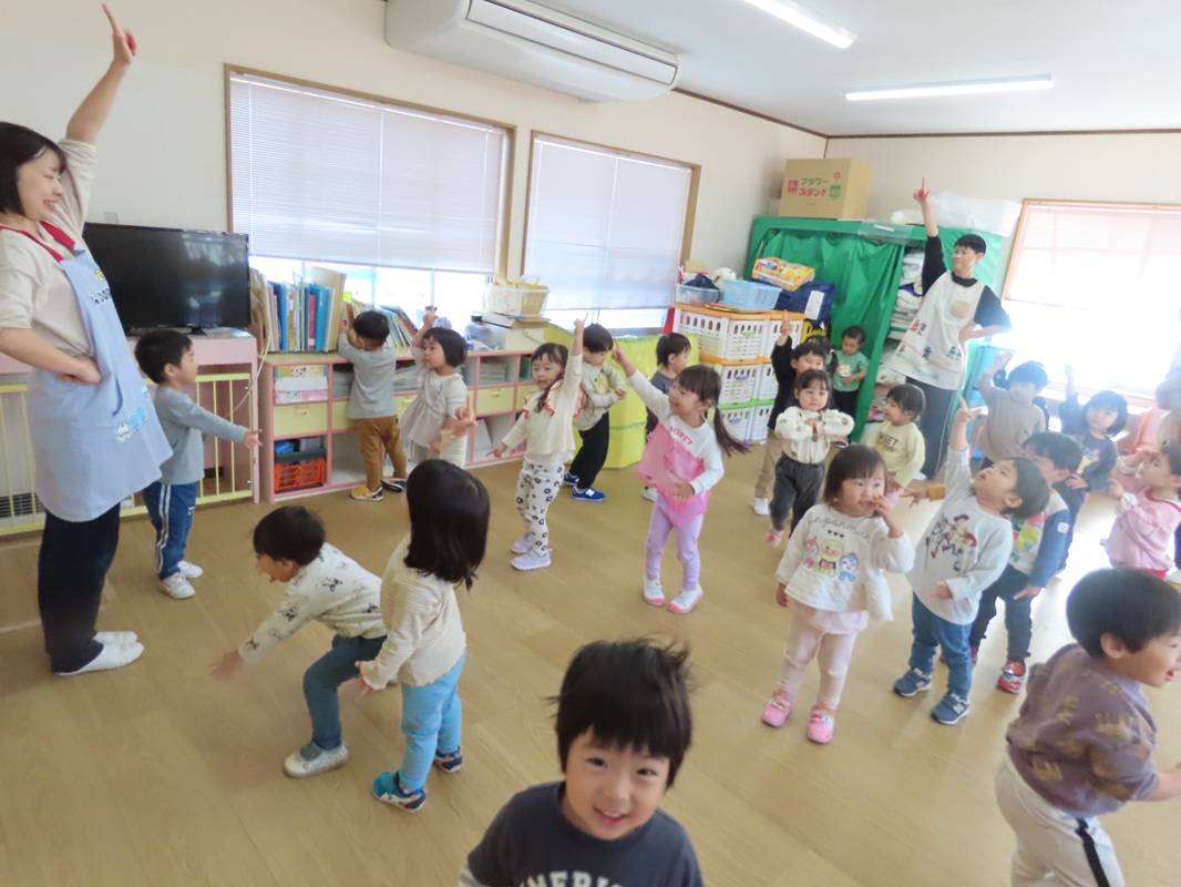 ぼたん組、さくら組のお遊戯会練習