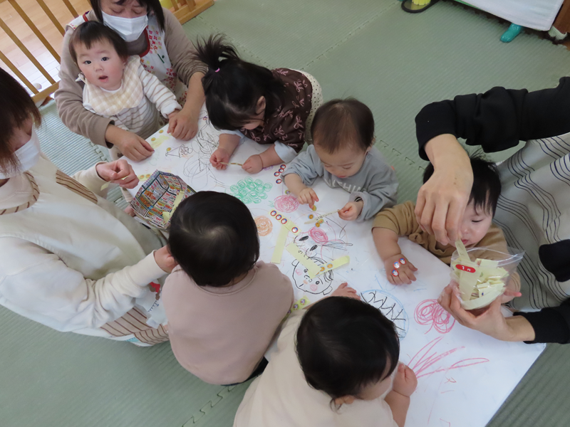 お絵描き・シールあそび